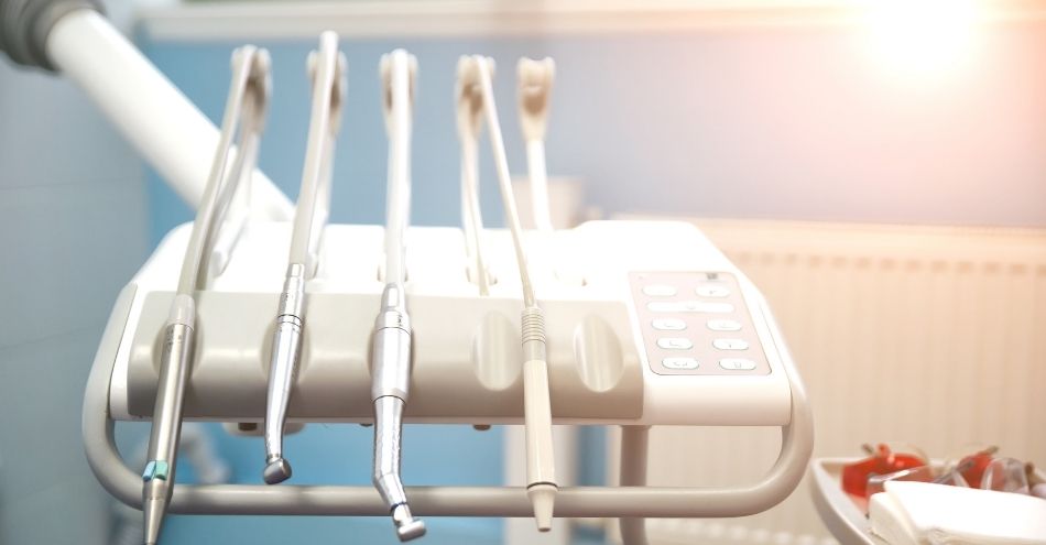 Cirugía dental en EDA Clínica Dental